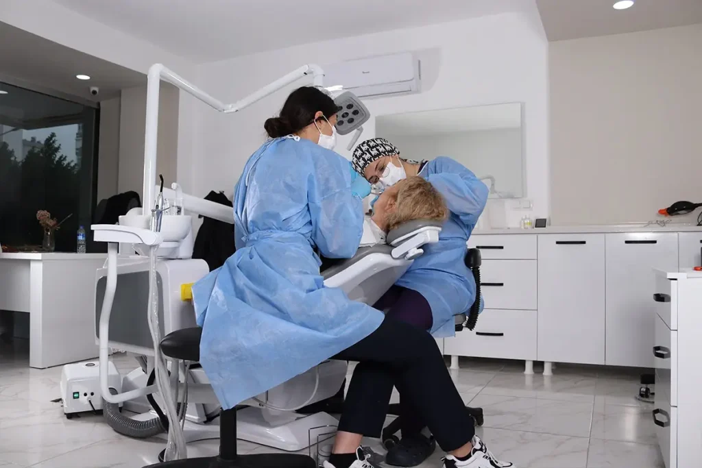 Cayra Klinik Standort Antalya medizinisches Zentrum